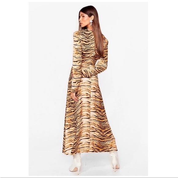 NASTY GAL | ANIMAL PRINT MAXI LONG SLEEVE DRESS - Picture 5 of 5